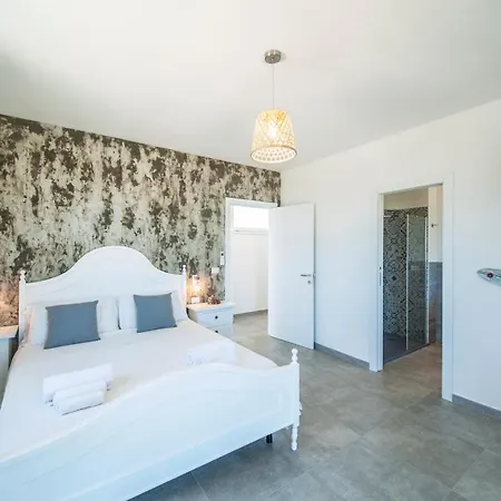 Bellimpiazza - Vista Mare Con Piscina فيلة